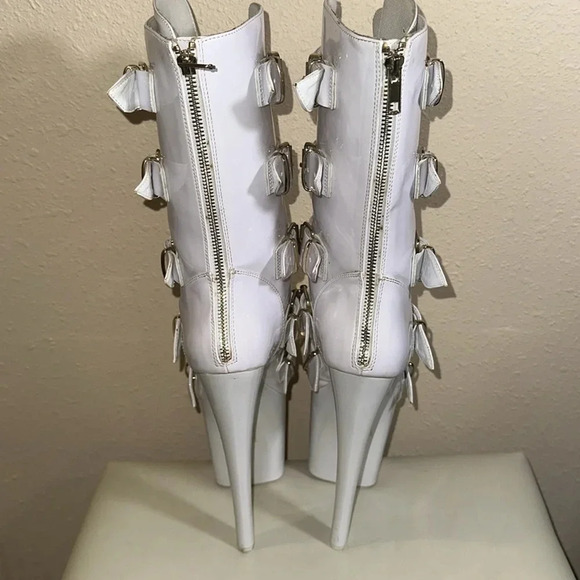 White high boots size 8M - Picture 9 of 11